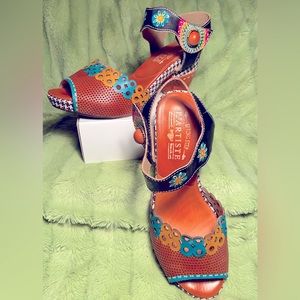 L’Artiste leather peep toe sandals. Multi colors yellow, teal blue and tan.